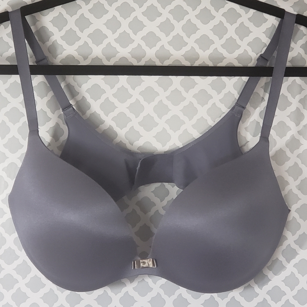 Victoria's Secret wireless Plunge 36D Bra